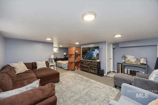 $600,000 | 200 8th Avenue North, Buhl, ID 83316