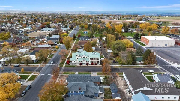 $600,000 | 200 8th Avenue North, Buhl, ID 83316