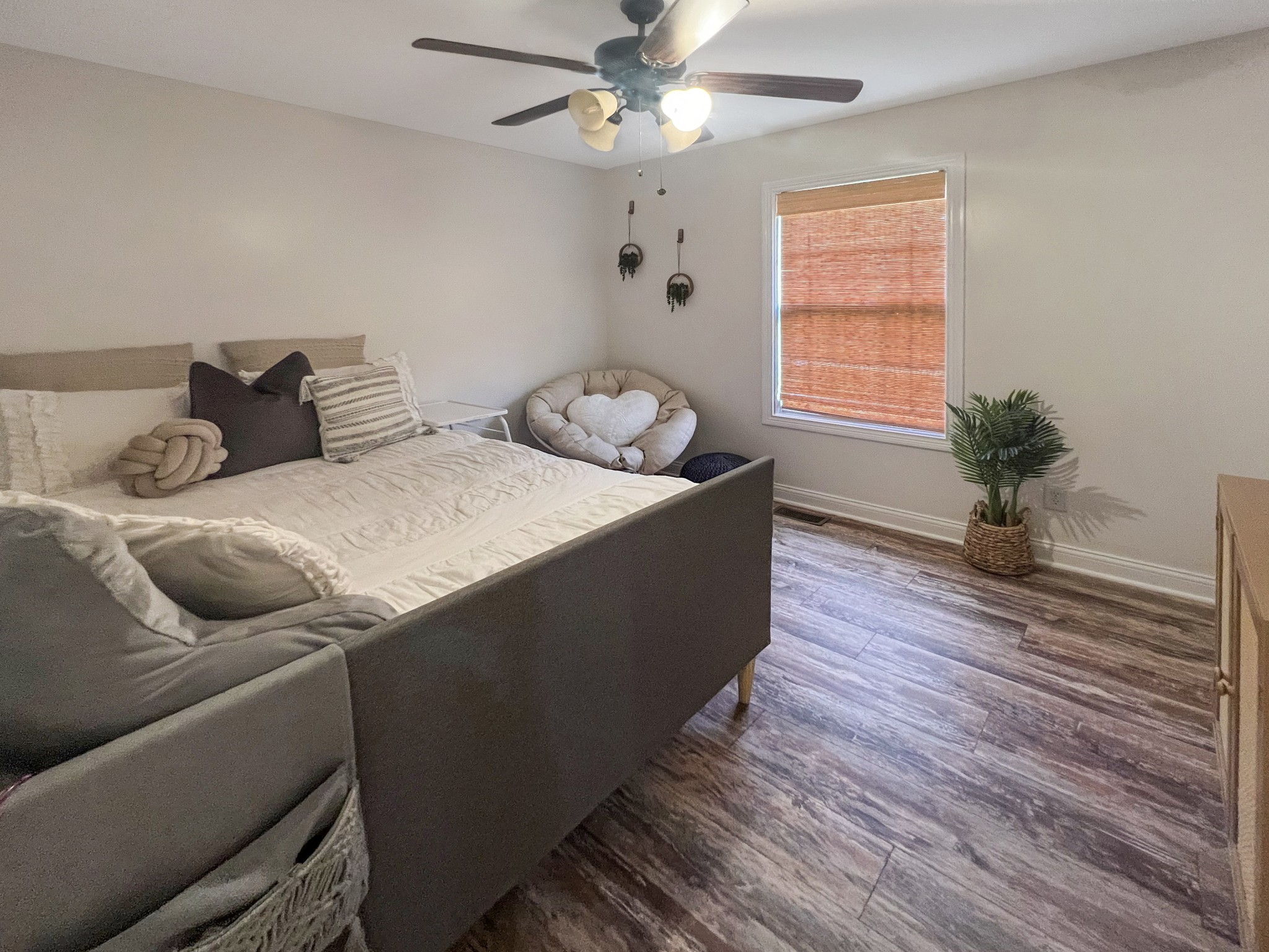 319 Wynns Ferry Road Dover, TN 37058 - Photo 18 of 27 a bed room with furniture and a window