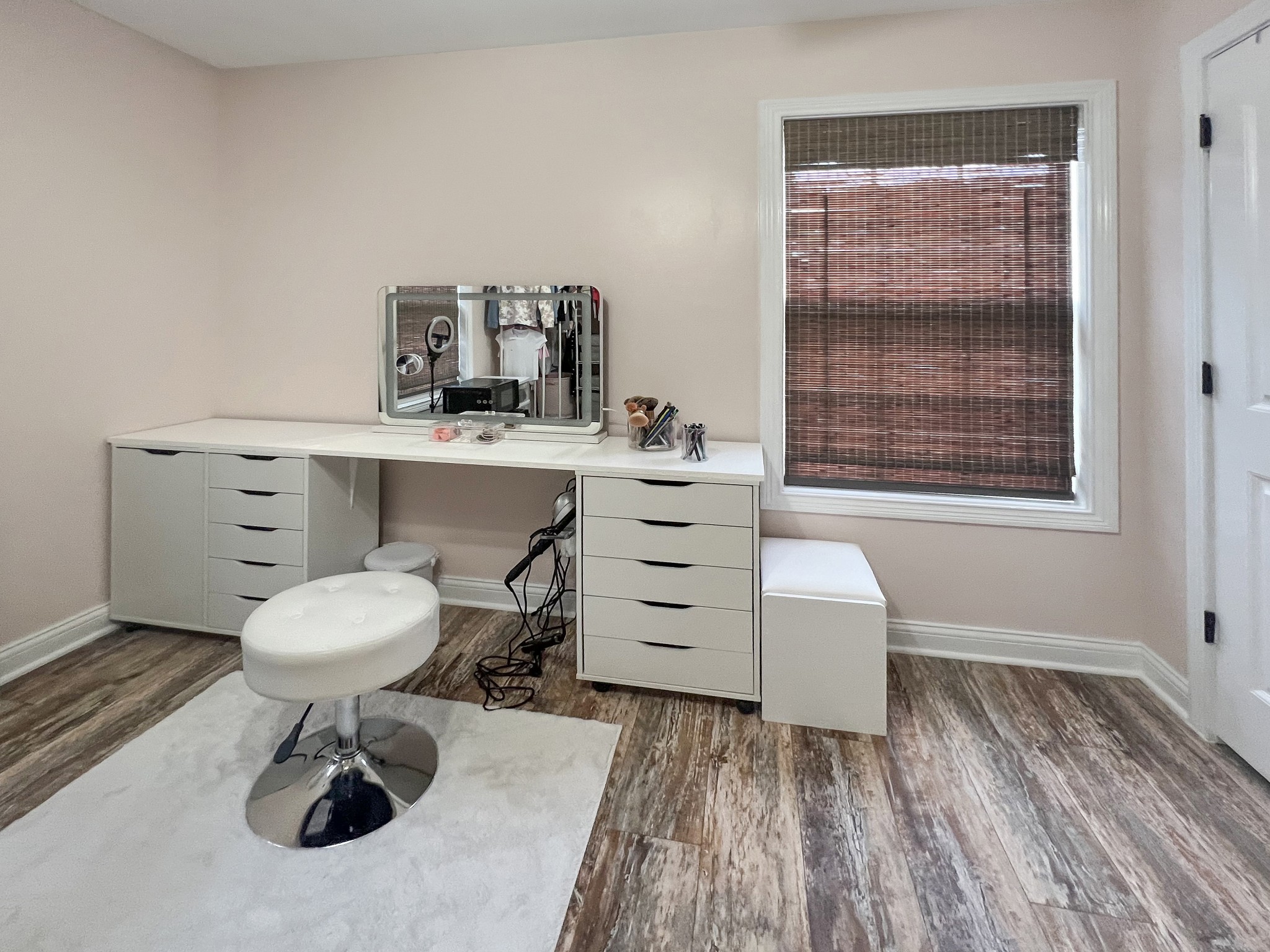 319 Wynns Ferry Road Dover, TN 37058 - Photo 21 of 27 a room with a desk and chair