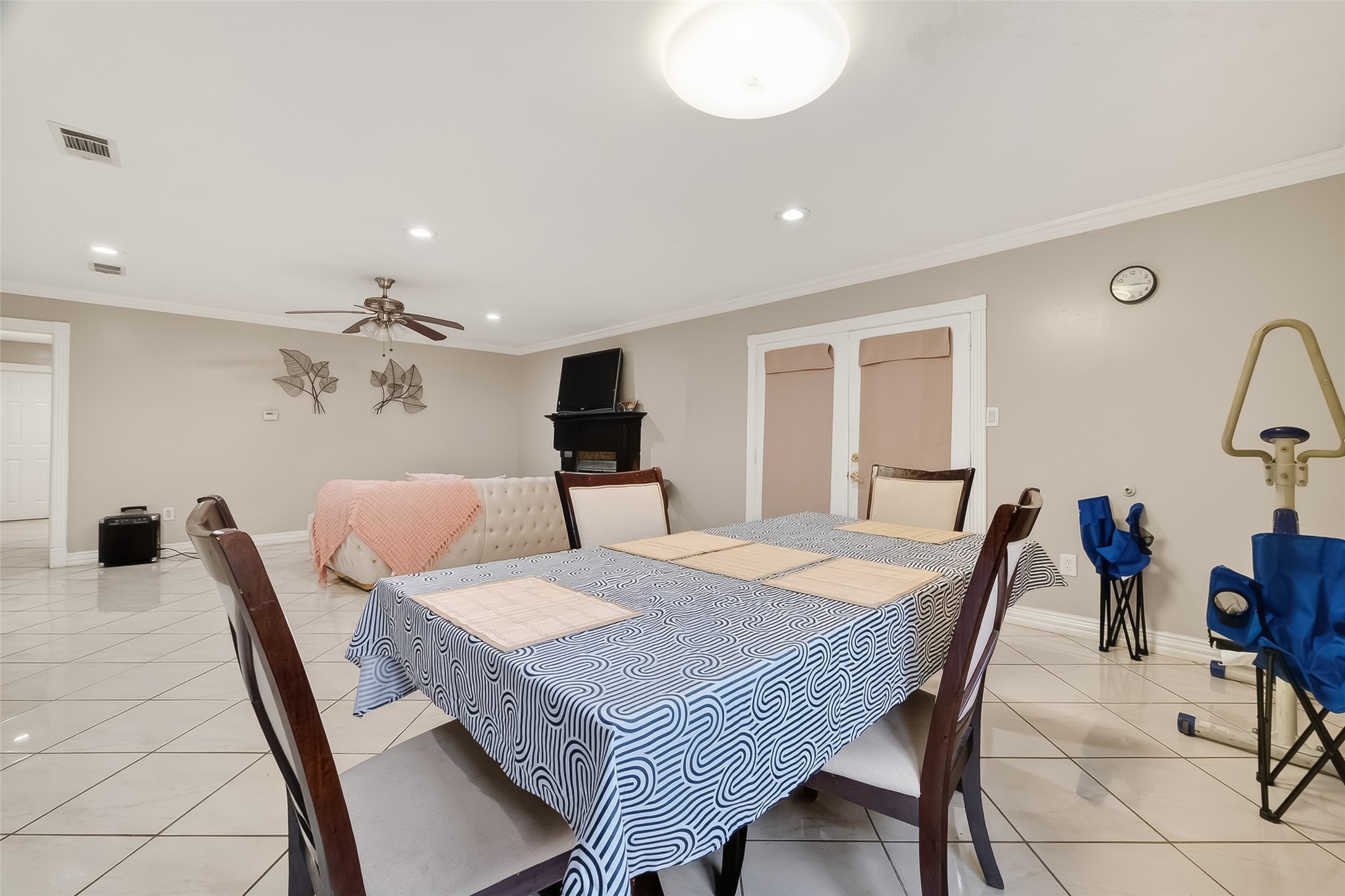 9718 Whitepost Lane Houston, TX 77086 - Photo 5 of 18 a view of a dining room with furniture
