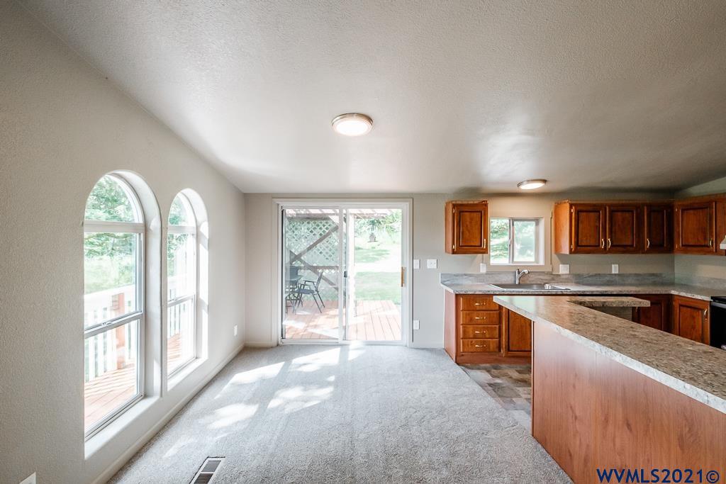 32304 Hidden Valley Road Lebanon, OR 97355 - Photo 7 of 37