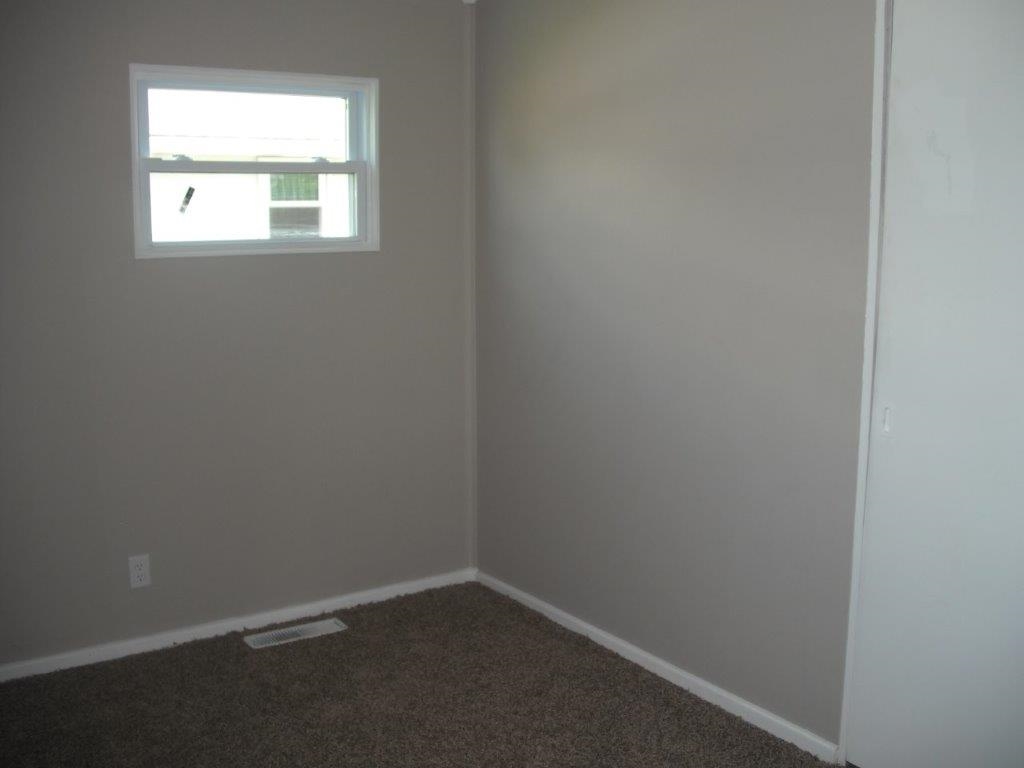 1609 Nuttman Avenue Decatur, IN 46733 - Photo 11 of 21