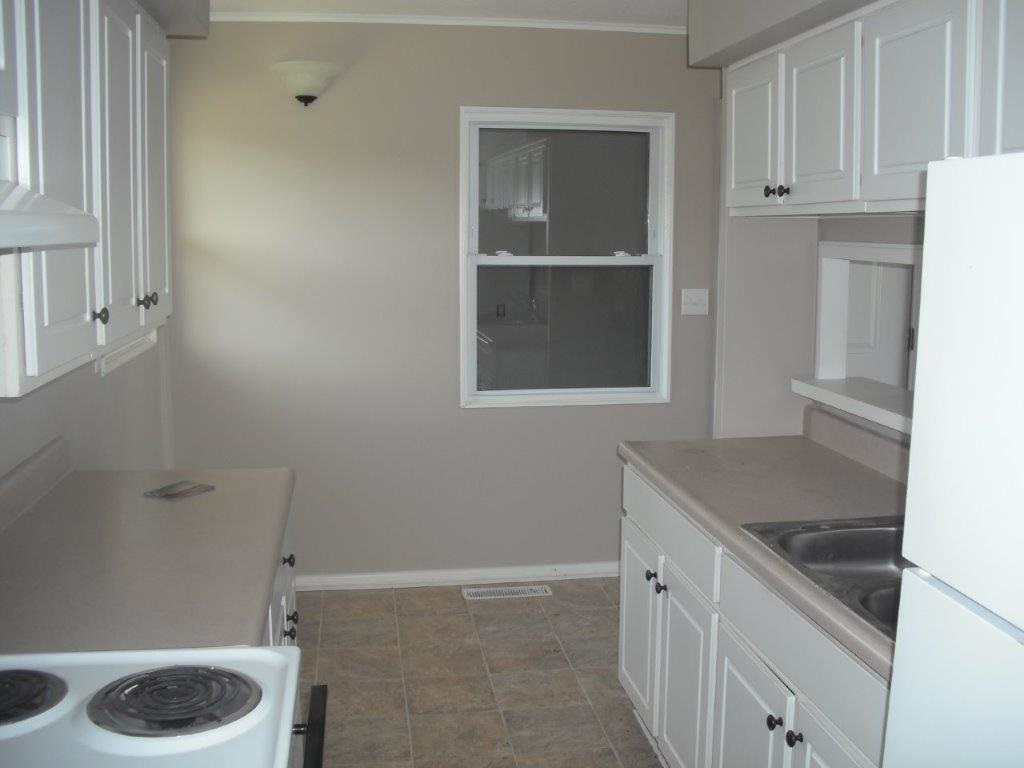 1609 Nuttman Avenue Decatur, IN 46733 - Photo 17 of 21