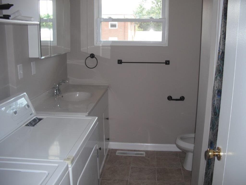 1609 Nuttman Avenue Decatur, IN 46733 - Photo 8 of 21