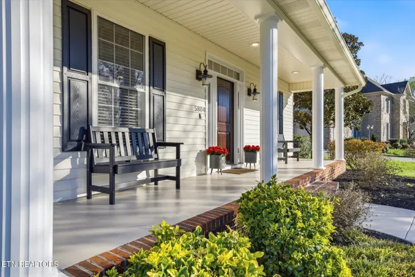 $725,000 | 5804 Rosedown Court, Knoxville, TN 37918