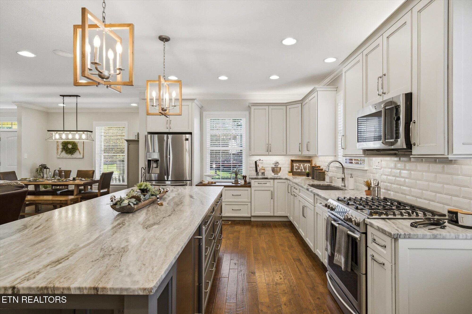 5804 Rosedown Court Knoxville, TN 37918 - Photo 2 of 58 31-5804-Rosedown-Ct-Knoxville-TN-31