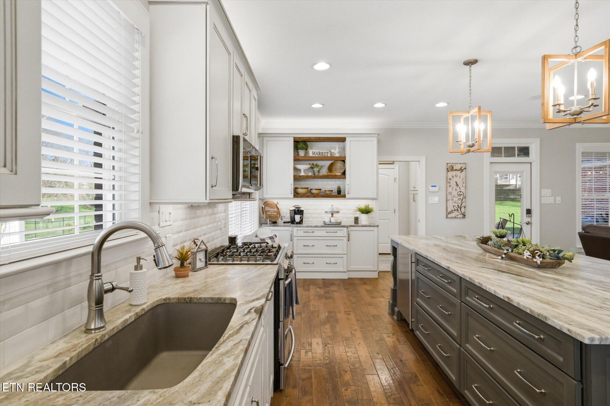 5804 Rosedown Court Knoxville, TN 37918 - Photo 3 of 58 33-5804-Rosedown-Ct-Knoxville-TN-33