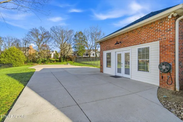 $725,000 | 5804 Rosedown Court, Knoxville, TN 37918