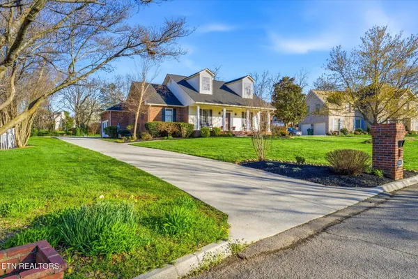 $725,000 | 5804 Rosedown Court, Knoxville, TN 37918