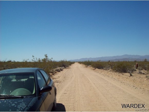 866810 South Cherry Road Yucca, AZ 86438 - Photo 3 of 12 south