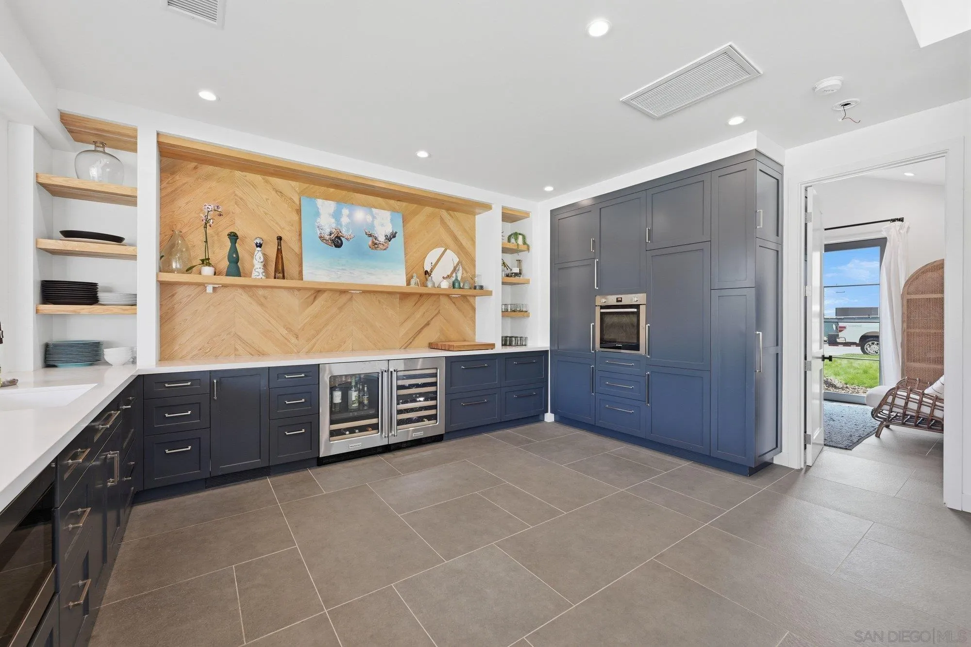 420-422 Bell Rnch Road Solana Beach, CA 92075 - Photo 17 of 58 Den/Family/Great Room