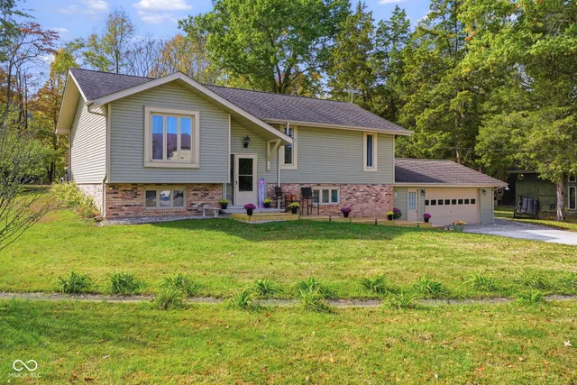 $328,900 | 1785 West Brownstown Road, North Vernon, IN 47265