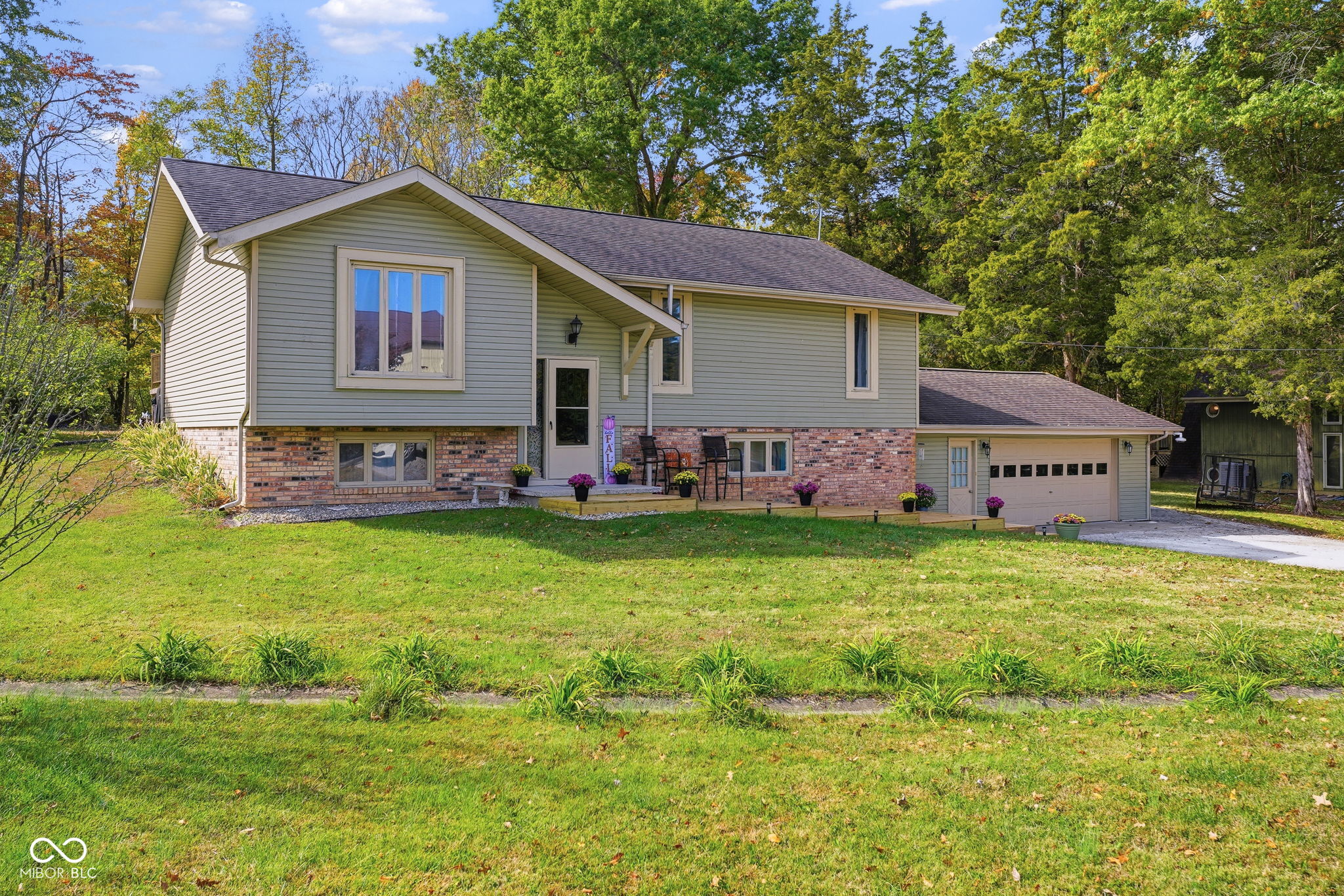 1785 West Brownstown Road North Vernon, IN 47265 - Photo 2 of 31