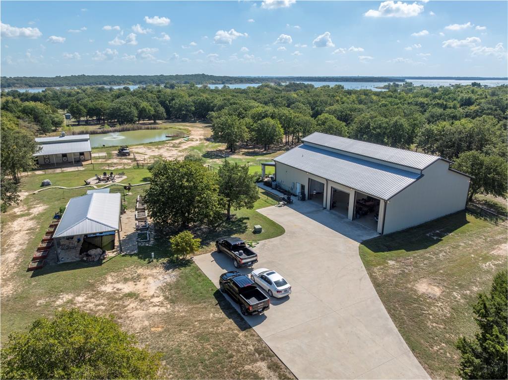 1639 Bloomfield Road Valley View, TX 76272 - Photo 2 of 33