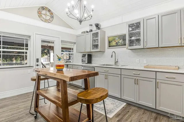 $569,999 | 714 Bayshore Drive, Pensacola, FL 32507