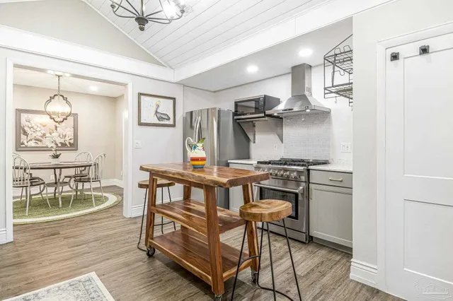 $569,999 | 714 Bayshore Drive, Pensacola, FL 32507