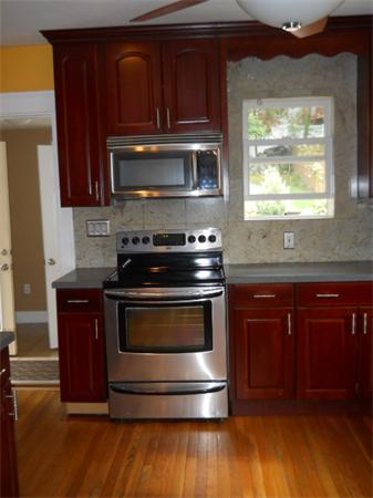 4 Rustic Road Stoneham, MA 02180 - Photo 9 of 22 Gallery Image 9