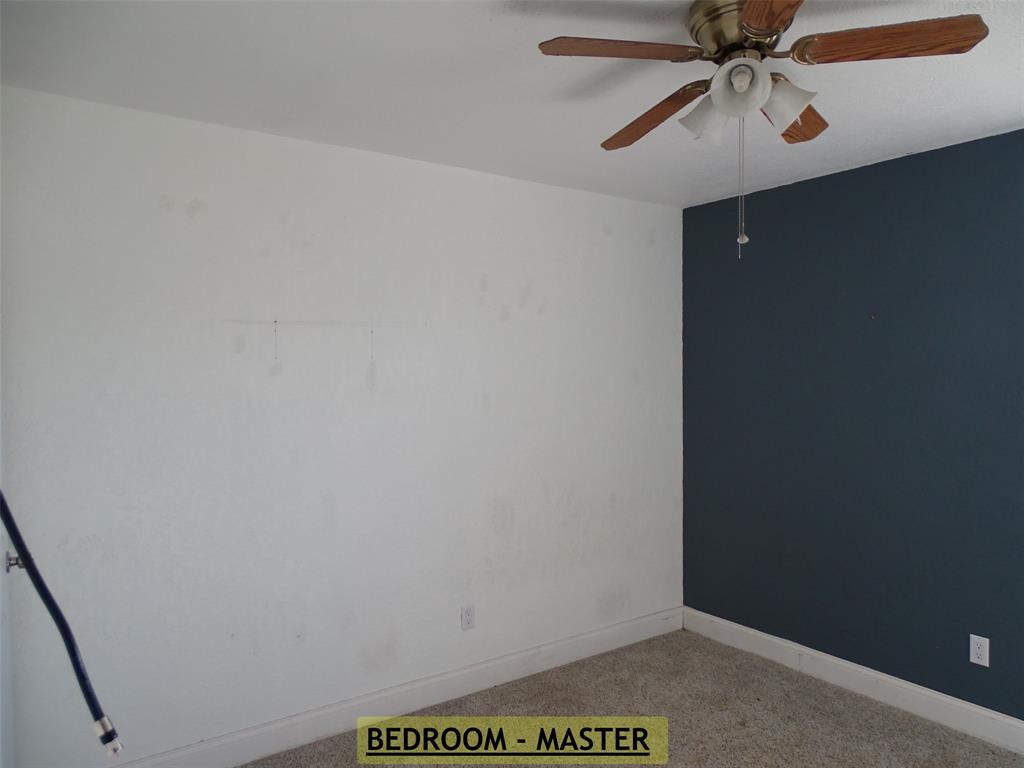 908 Brookside Street Sweetwater, TX 79556 - Photo 6 of 20 a view of a small space