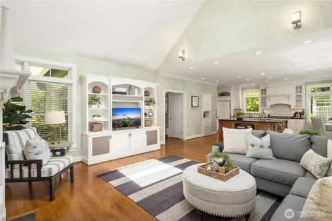 $3,150,000 | 2720 105th Avenue Southeast, Bellevue, WA 98004