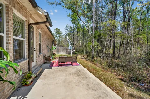 a view of outdoor space yard and porch