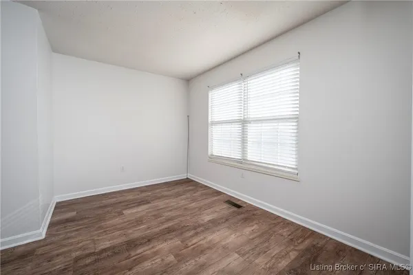 $199,500 | 303 Colonial Club Drive, New Albany, IN 47150