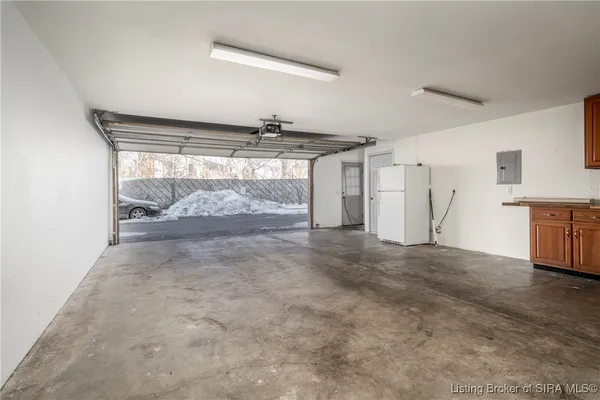 $199,500 | 303 Colonial Club Drive, New Albany, IN 47150