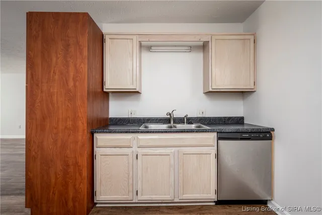 $199,500 | 303 Colonial Club Drive, New Albany, IN 47150