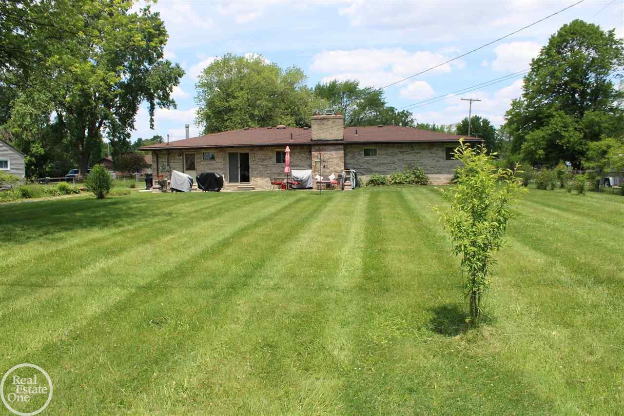 19580 Faulman Road Clinton Township, MI 48035 - Photo 3 of 24 50043057-2.JPG