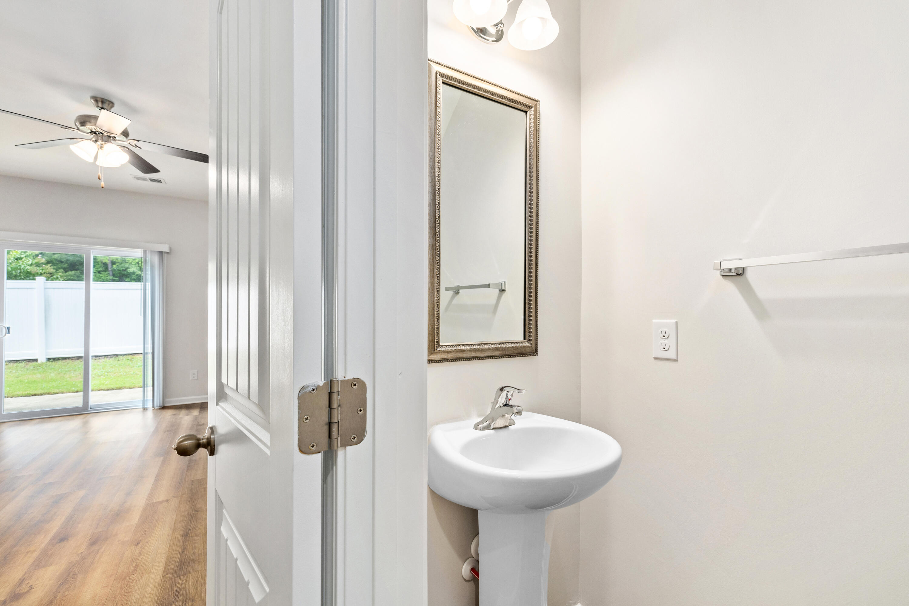 1864 Gabriel Lane Sumter, SC 29150 - Photo 4 of 36 Gallery Image 4