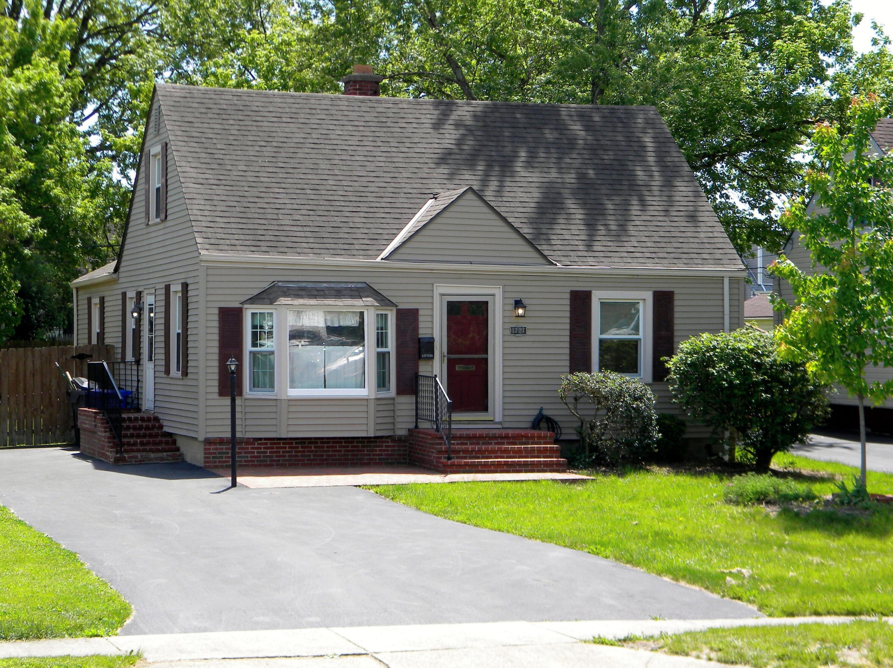1727 Huy Road Columbus, OH 43224 - Photo 1 of 34 Gallery Image 1