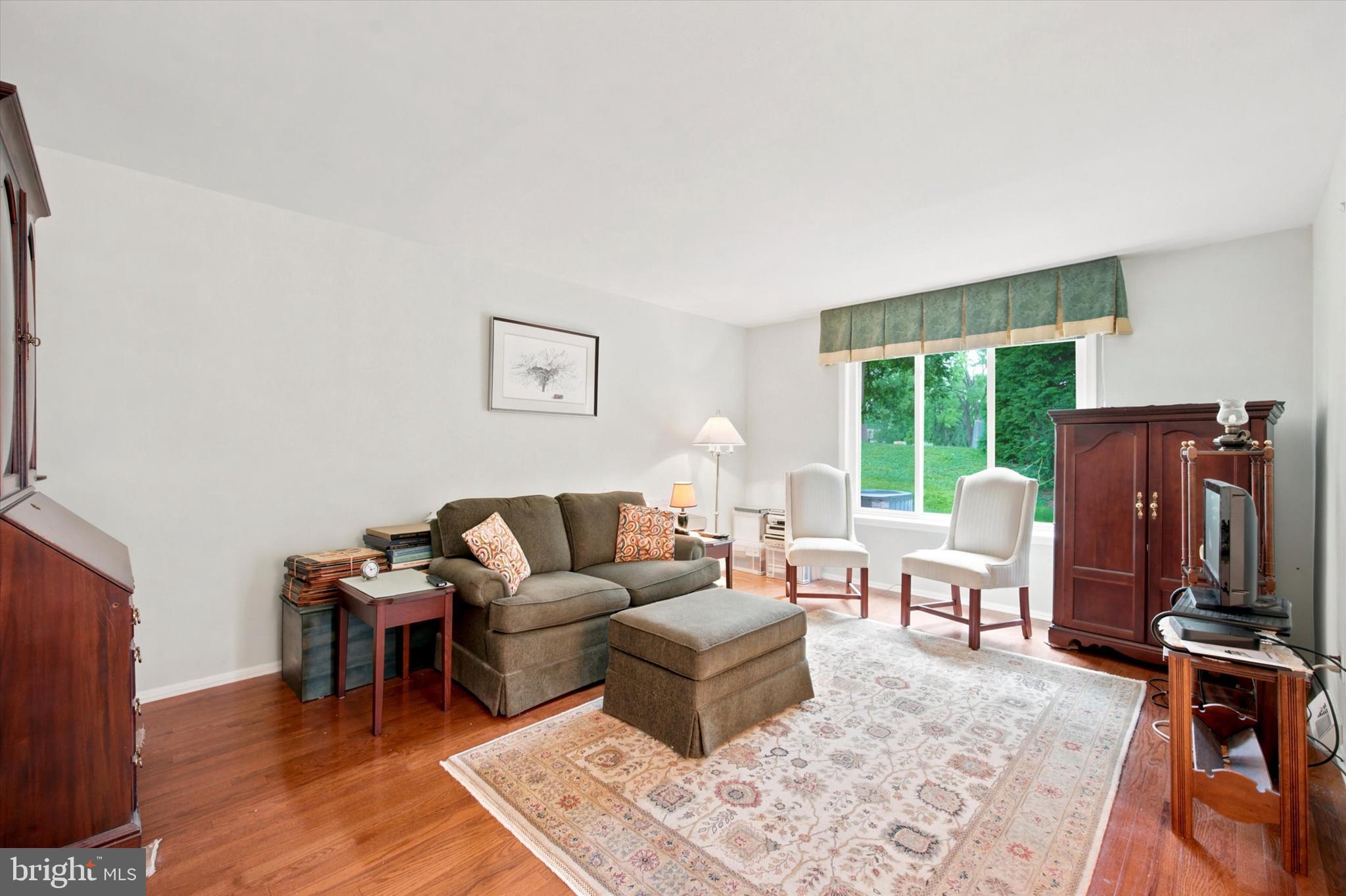 303 Hanover Court Chesterbrook, PA 19087 - Photo 6 of 25 Living room