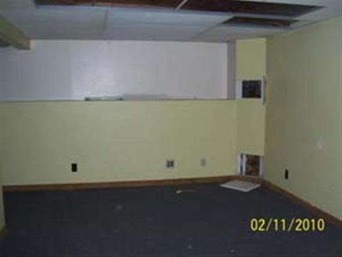 405 Merrick Street Adrian, MI 49221 - Photo 10 of 10 938330-9.JPG