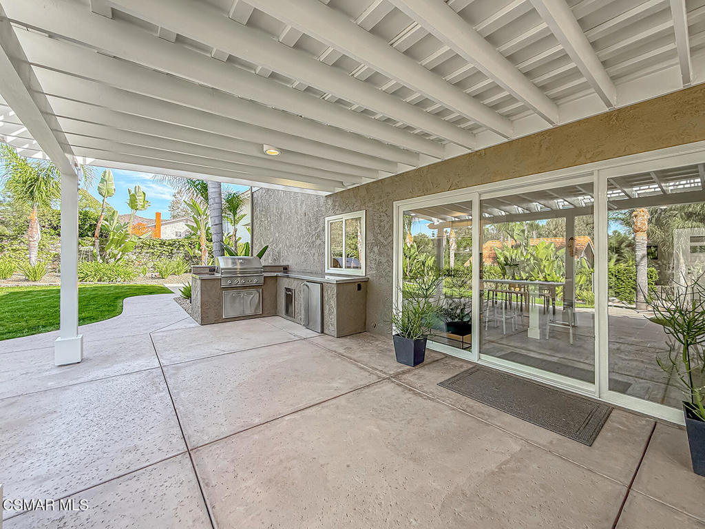 687 Stonebrook Street Simi Valley, CA 93065 - Photo 71 of 76 Gallery Image 71
