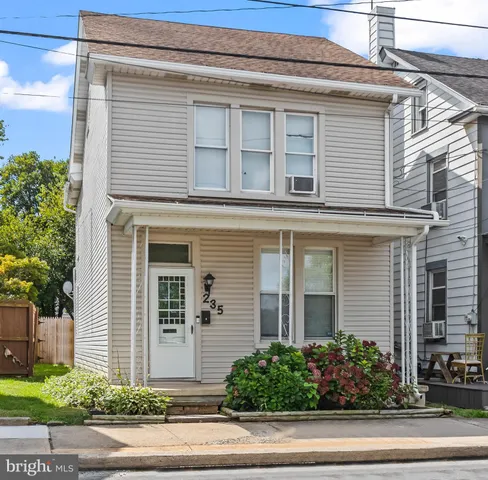 $222,500 | 235 West 2nd Street, Hummelstown, PA 17036