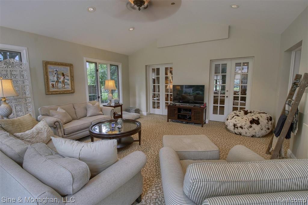 1010 Harvard Road Grosse Pointe, MI 48230 - Photo 16 of 54