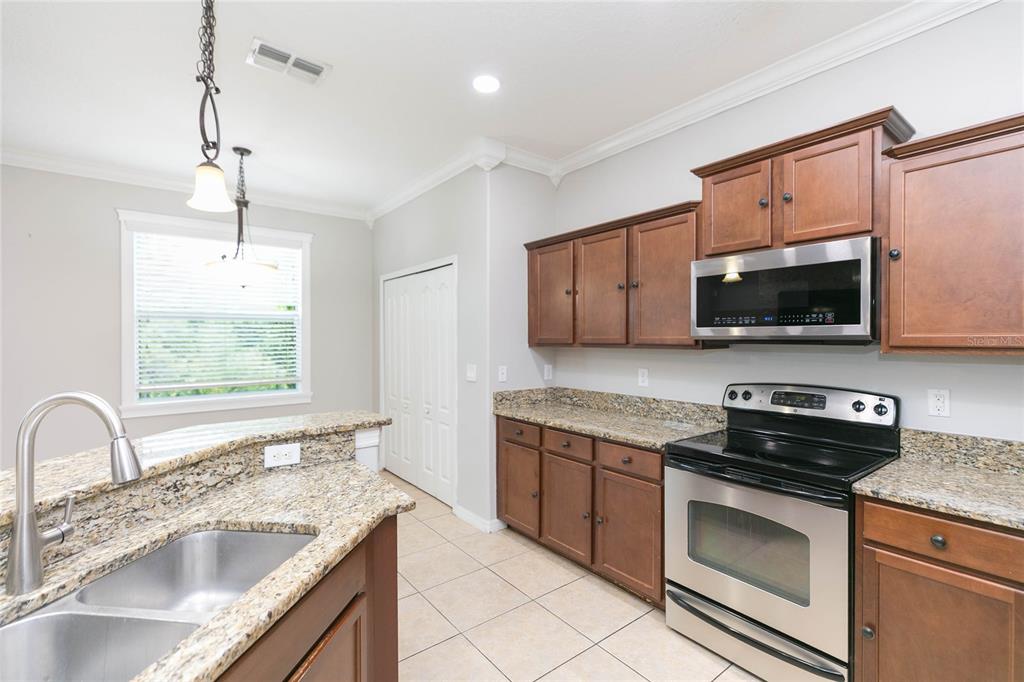 515 Vista Ridge Drive Ruskin, FL 33570 - Photo 12 of 57