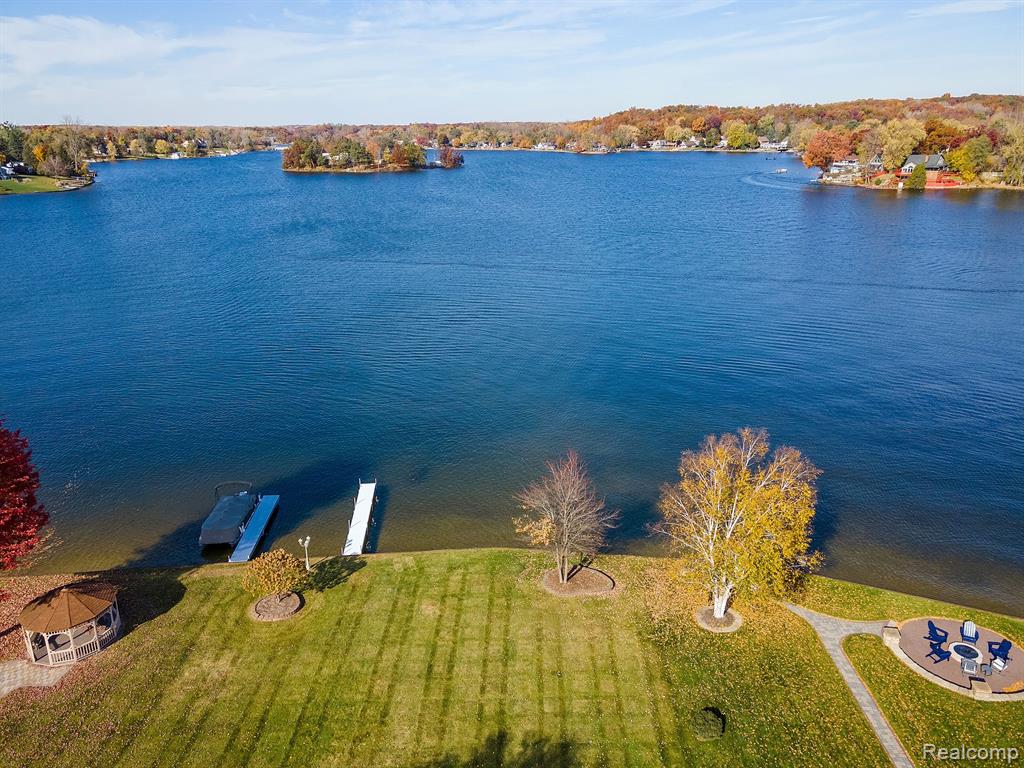8357 Hilton Road Brighton, MI 48114 - Photo 4 of 9