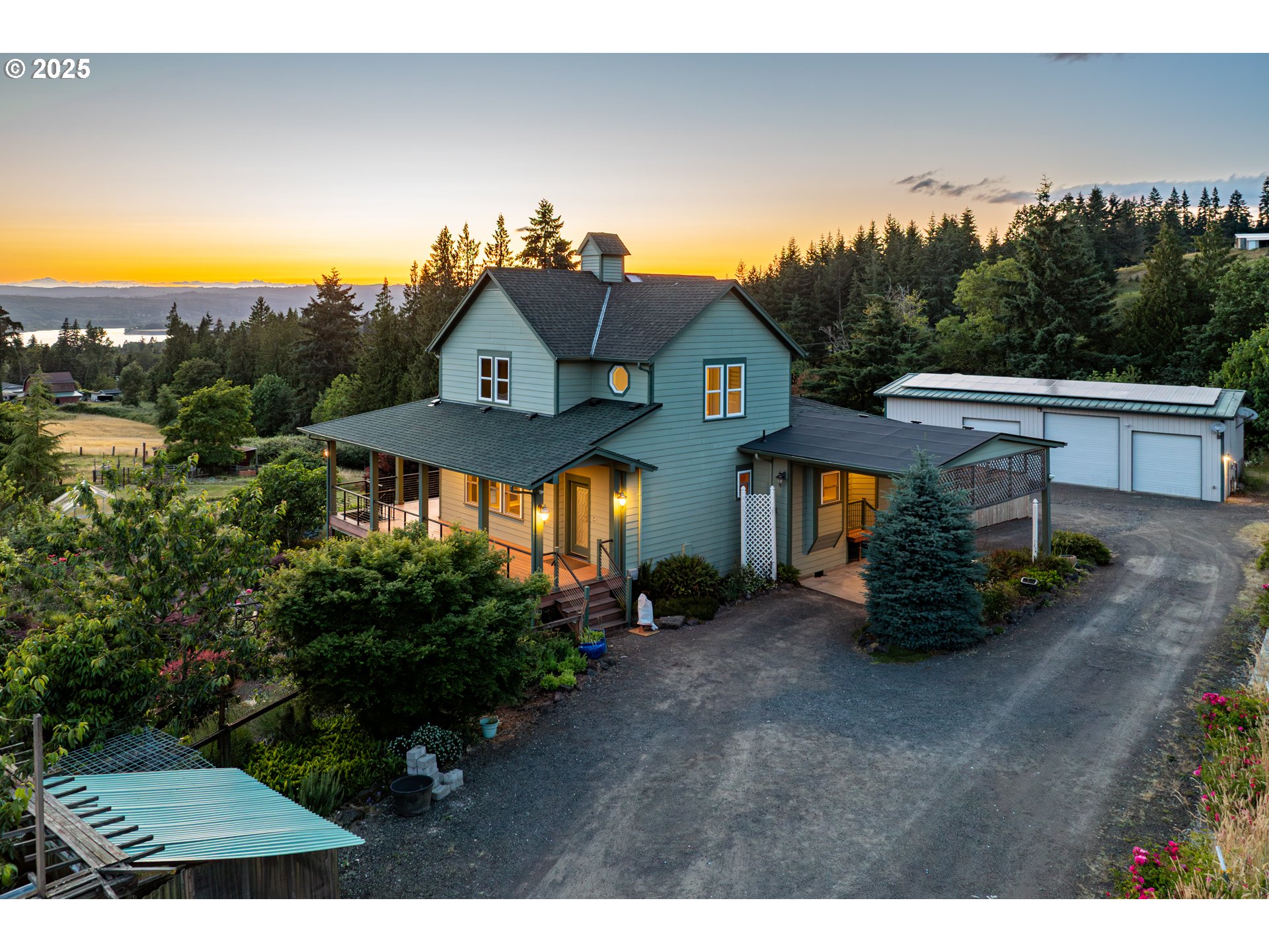 1690 Cloverdale Road Kalama, WA 98625 - Photo 1 of 48 Gallery Image 1