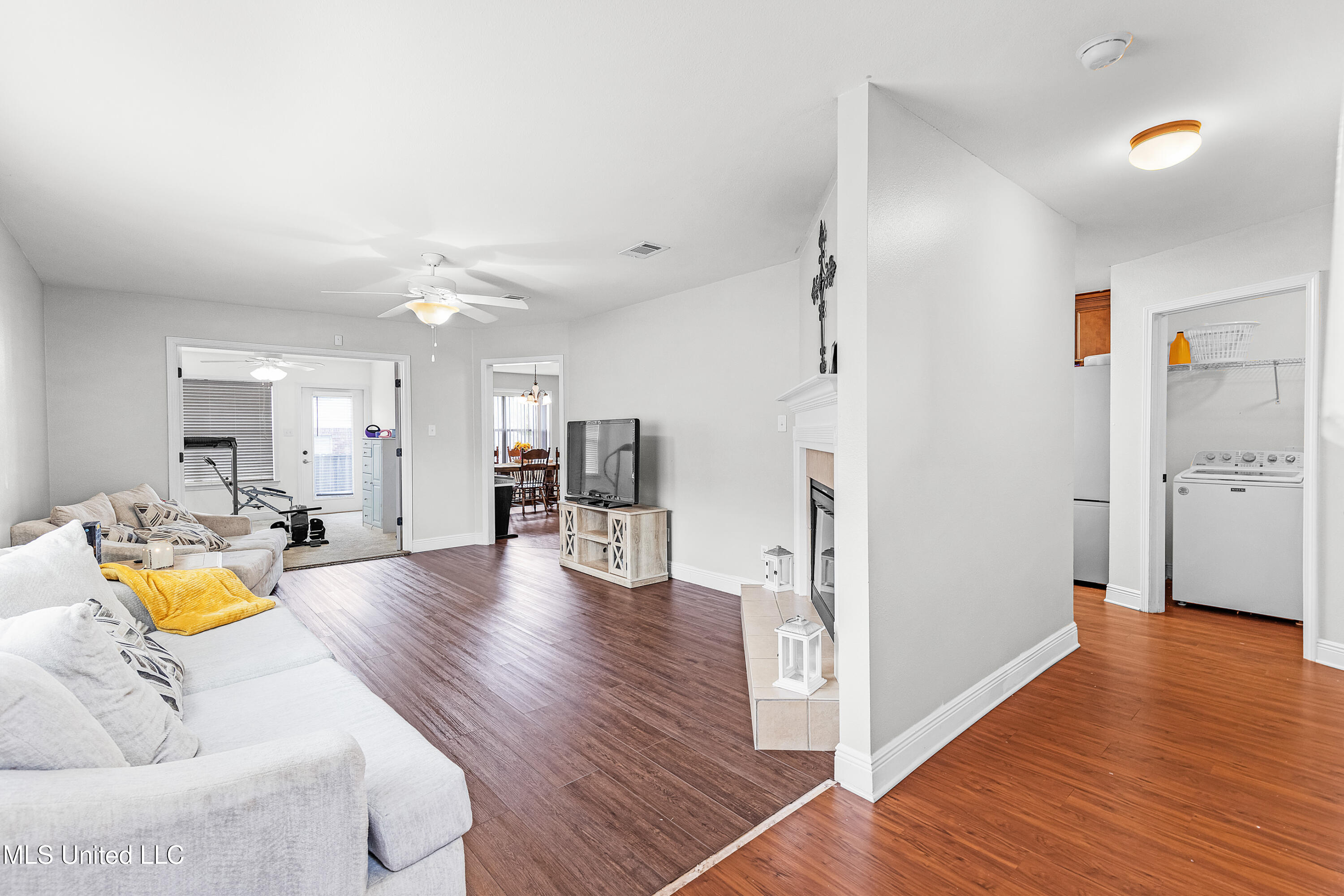 4950 Windmill Avenue D'Iberville, MS 39540 - Photo 10 of 37 4950WindmillAve-9