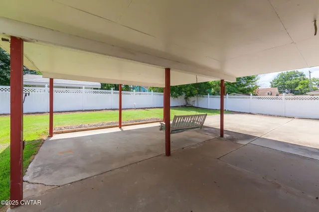 a view of an empty room with window