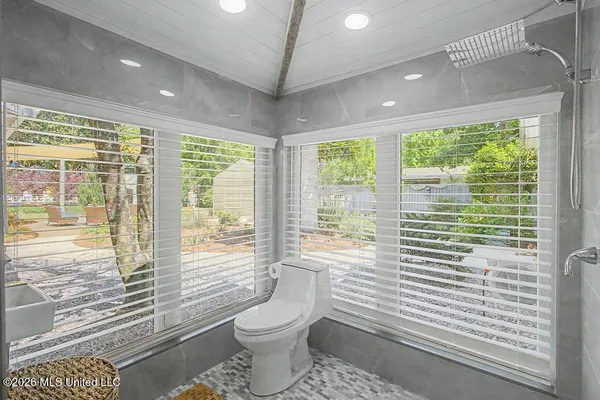 $999,000 | 1589 East 2nd Street, Pass Christian, MS 39571