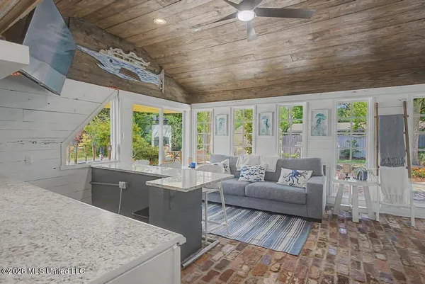 $999,000 | 1589 East 2nd Street, Pass Christian, MS 39571