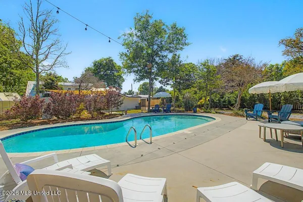 $999,000 | 1589 East 2nd Street, Pass Christian, MS 39571