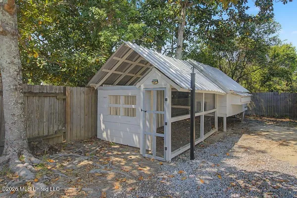 $999,000 | 1589 East 2nd Street, Pass Christian, MS 39571