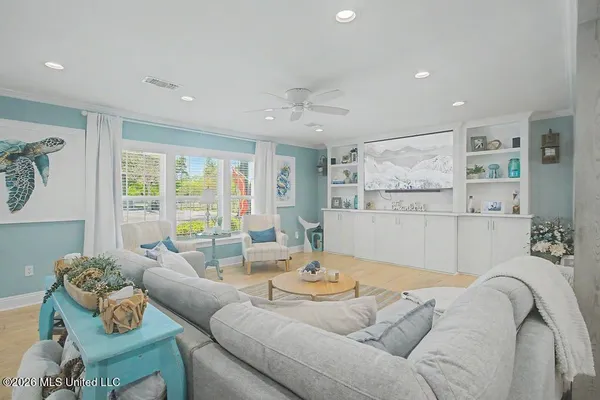 $999,000 | 1589 East 2nd Street, Pass Christian, MS 39571