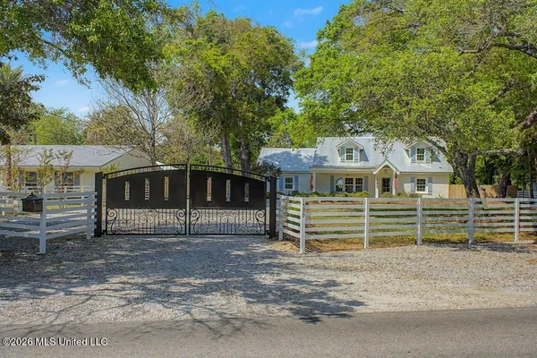 $999,000 | 1589 East 2nd Street, Pass Christian, MS 39571