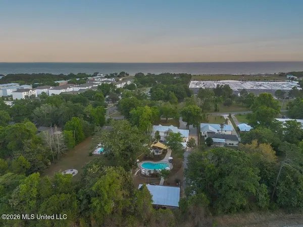 $999,000 | 1589 East 2nd Street, Pass Christian, MS 39571