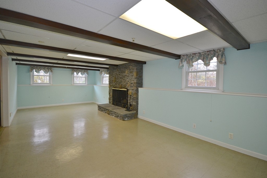 105 New Boston Road Fairhaven, MA 02719 - Photo 17 of 21 Gallery Image 17