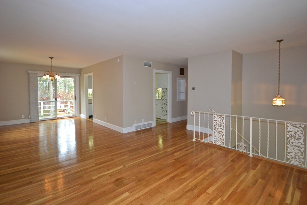 105 New Boston Road Fairhaven, MA 02719 - Photo 4 of 21 Gallery Image 4